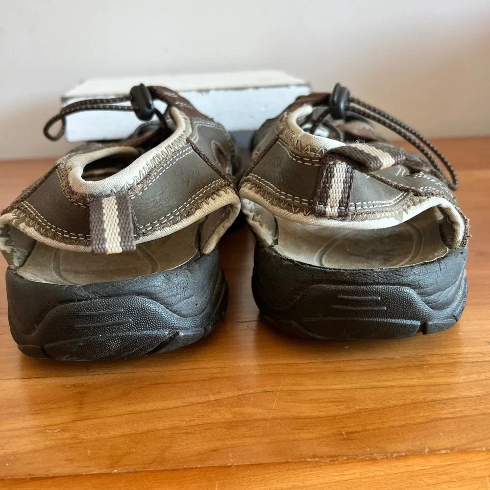 Skechers Mens Fisherman Sandals Brown‎ Bungee Closed Toe Sport Hiking Size 910